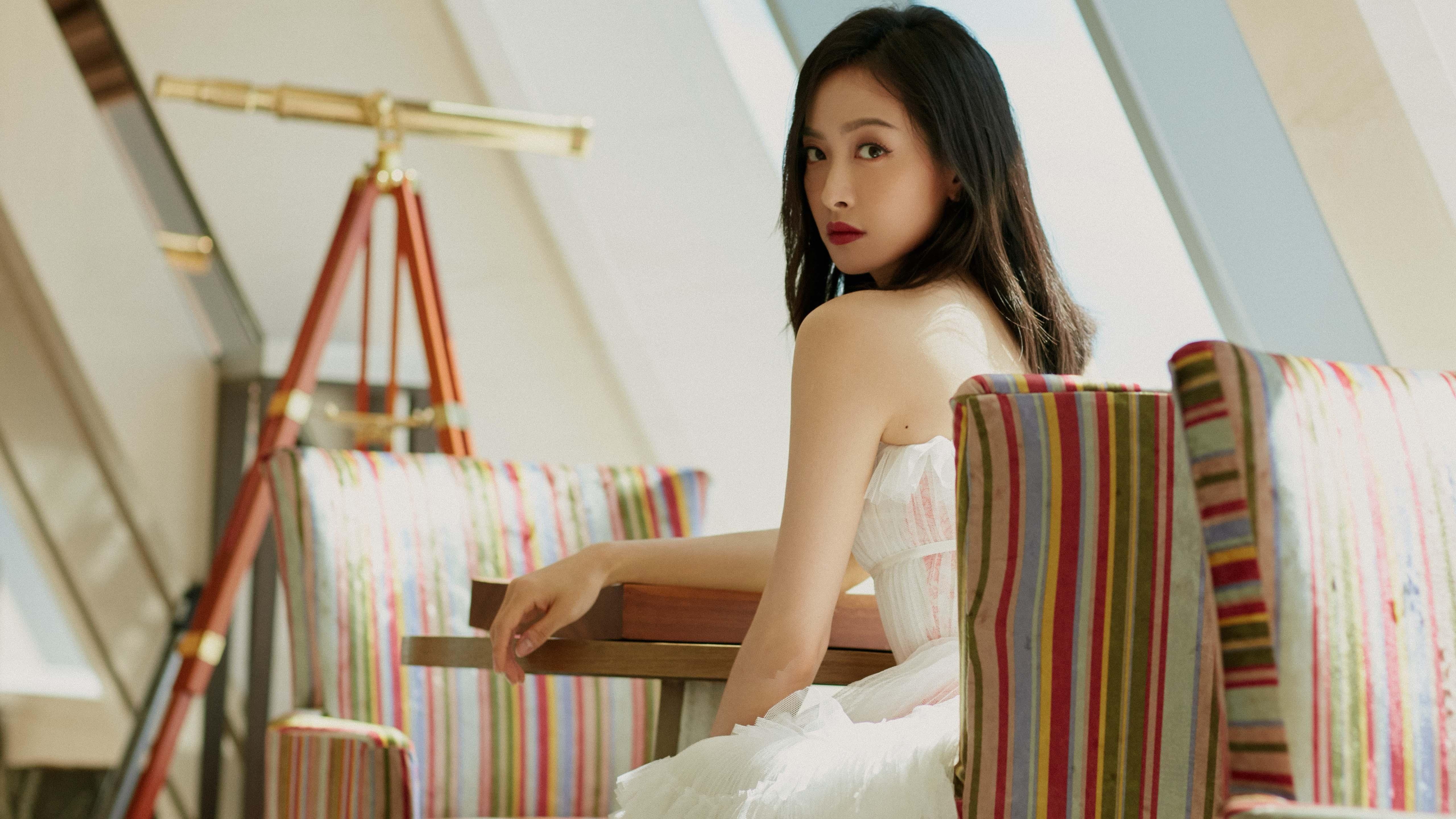 引擎的圣歌，当赛道轰鸣遇见绿茵绝杀